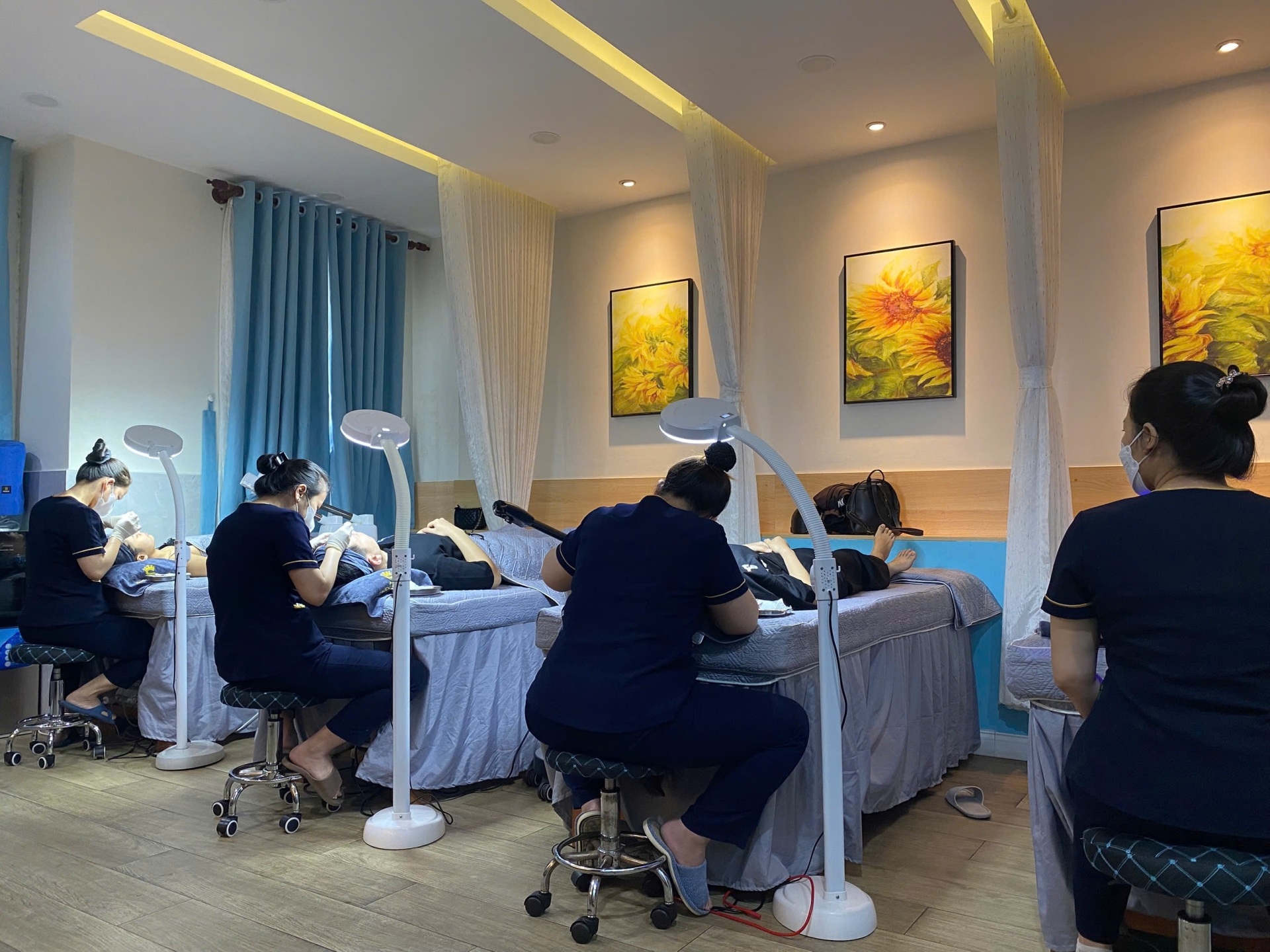 GIÁNG SINH RẠNG RỠ — CHĂM SÓC DA ƯU ĐÃI CẢ THÁNG 12 🎄🎁 GIÁNG SINH RẠNG RỠ — CHĂM SÓC DA ƯU ĐÃI CẢ THÁNG 12 🎄🎁